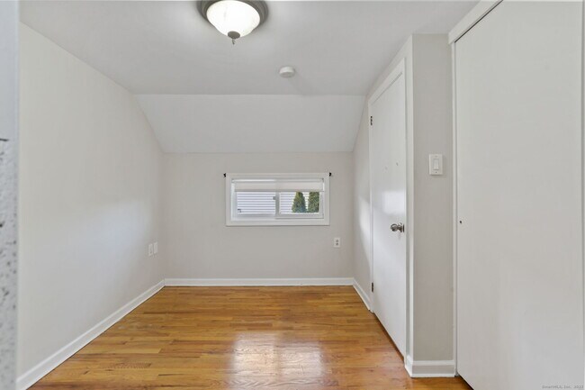 Building Photo - 8 3rd St