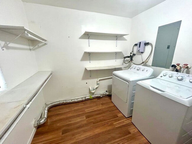 Building Photo - 2441 NW 13th St