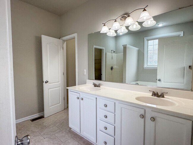 Building Photo - 14436 Sulphur Springs Terrace