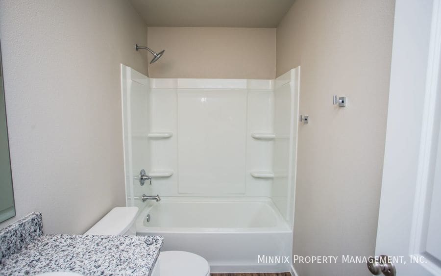 Building Photo - 2105 Kirksey Ave