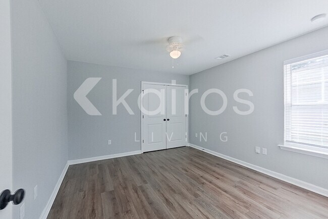 Building Photo - 121 Cottage Grove Rd