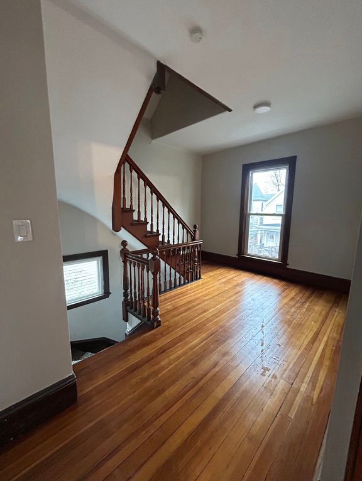 Building Photo - 10 Lambert Ave