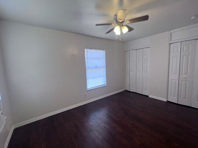 Building Photo - 703 E Formosa Blvd