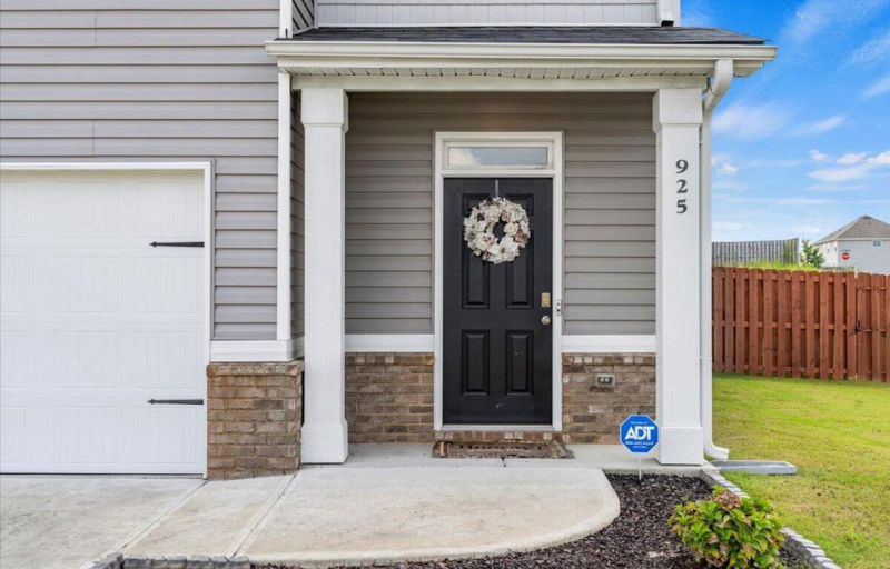 Building Photo - 925 Hay Meadow Dr.
