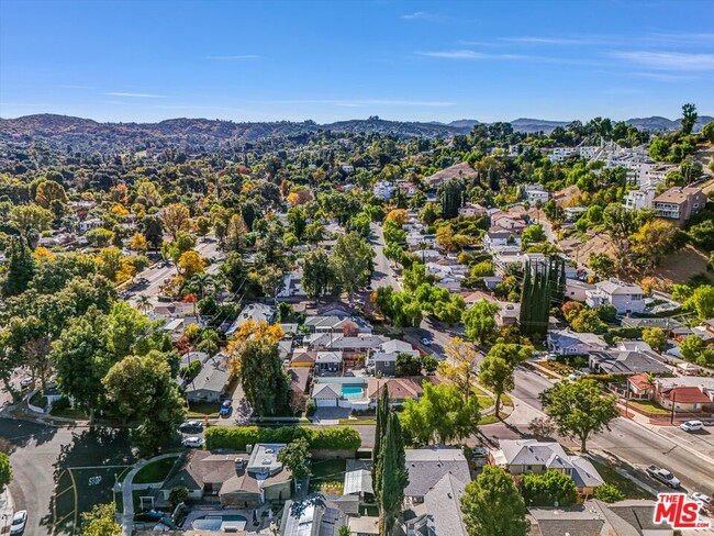 Building Photo - 5254 Canoga Ave