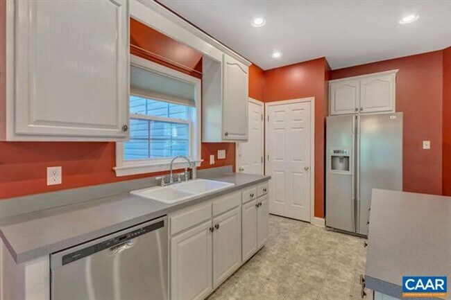 Building Photo - 991 Carodon Dr