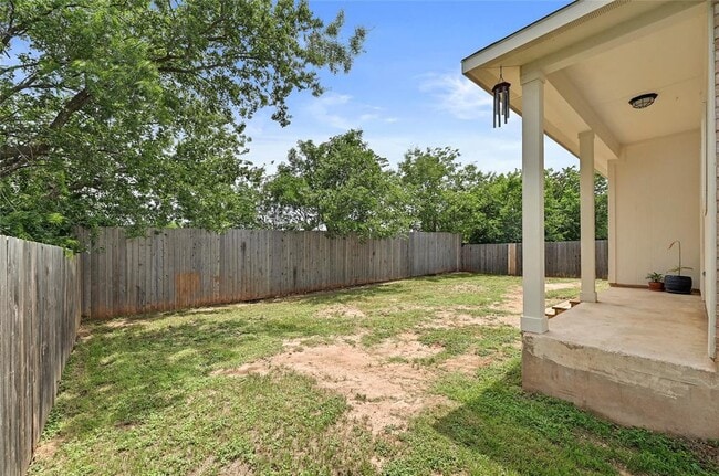 Building Photo - 808 N Creek Blvd