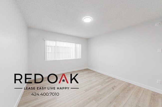 Building Photo - 18545 Clark St