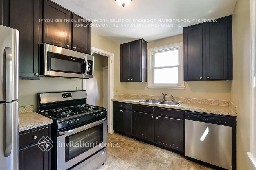 Building Photo - 5724 24th Ave S