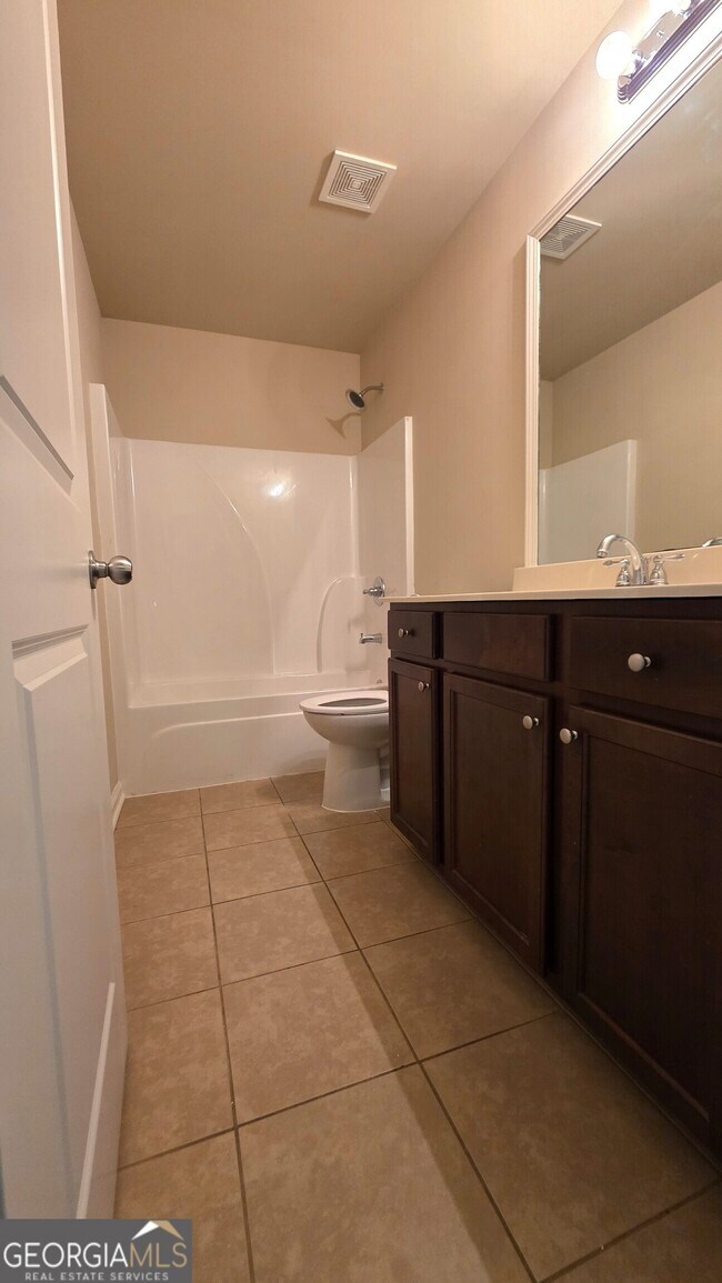 Building Photo - 5240 Brierstone Dr