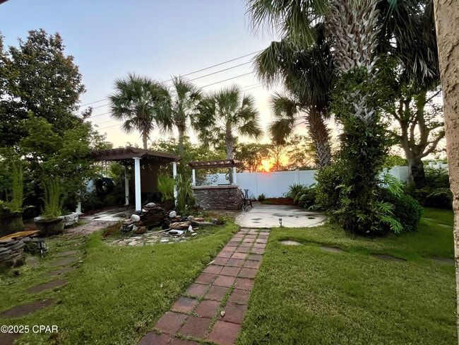 Primary Photo - 214 Summerwood Dr