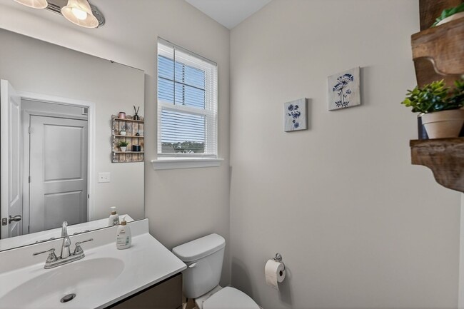 Building Photo - 312 Cotton Hl Pl