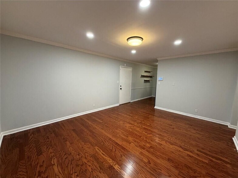 Building Photo - 789 Jordan Ln