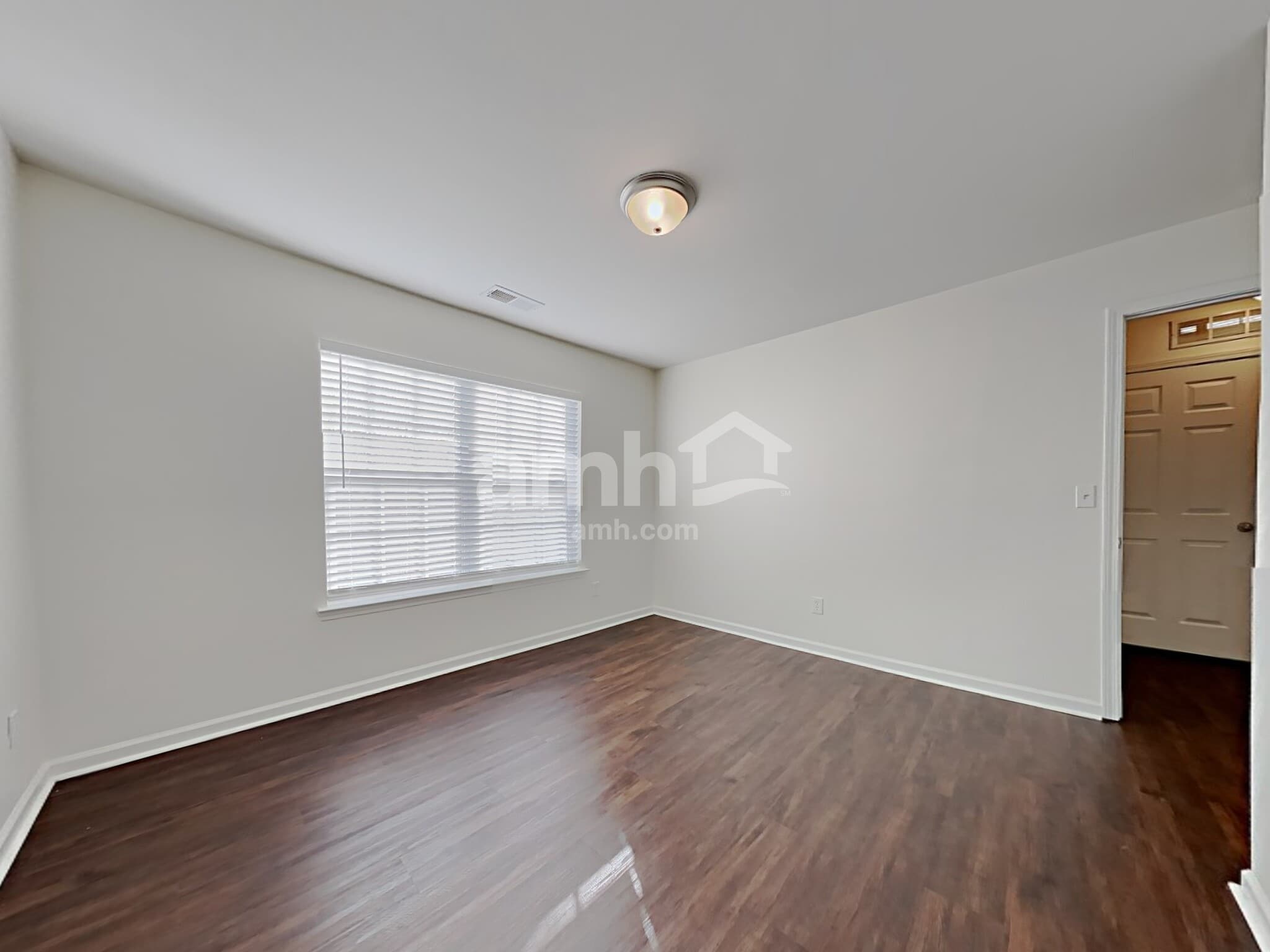 Building Photo - 7207 Tanners Creek Dr