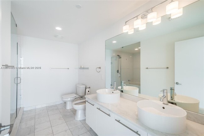 Building Photo - 888 Biscayne Blvd