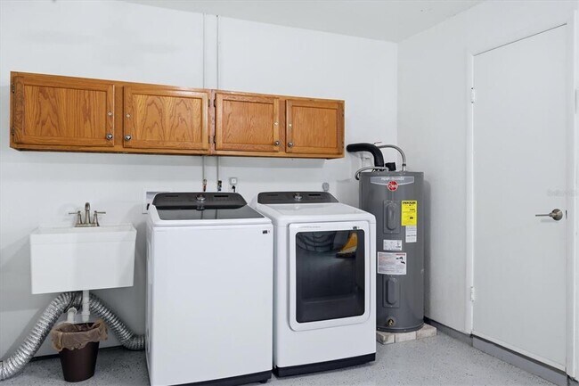 Building Photo - 6309 Flamingo Dr