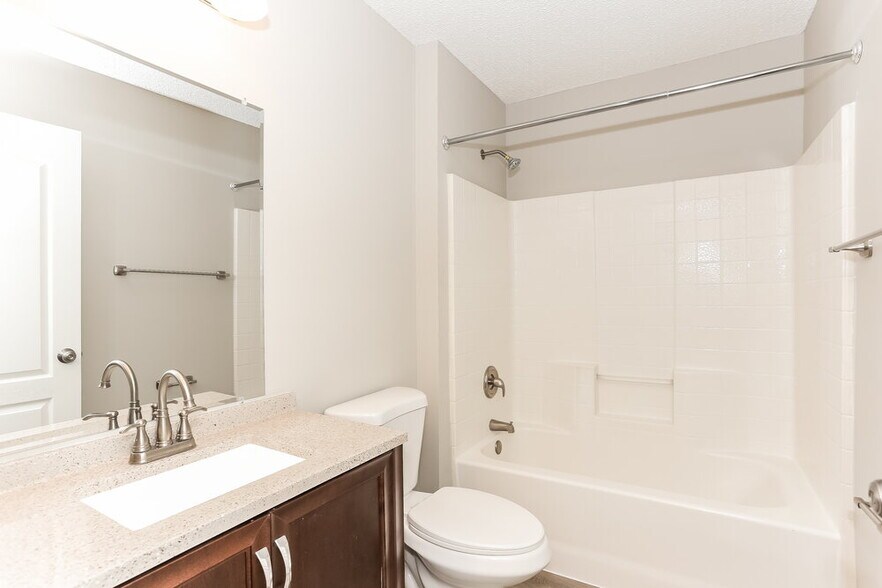 Building Photo - 1725 Saw Lake Drive