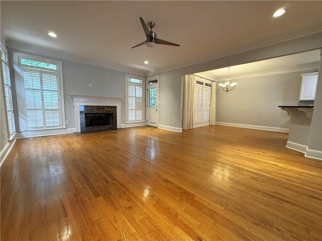 Building Photo - 871 Lenox Ct NE