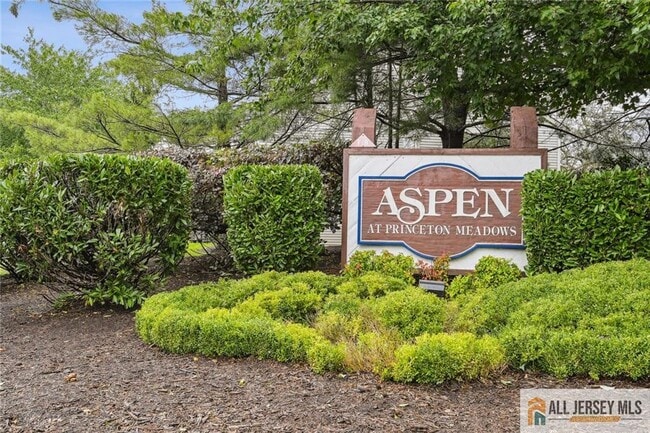 Building Photo - 1607 Aspen Dr