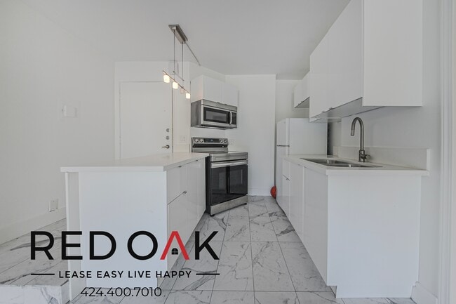 Building Photo - 3949 Los Feliz Blvd