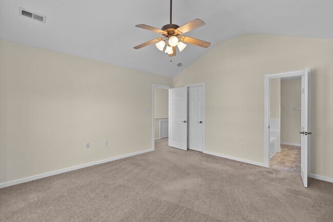 Building Photo - Spacious Condo in Norfolk