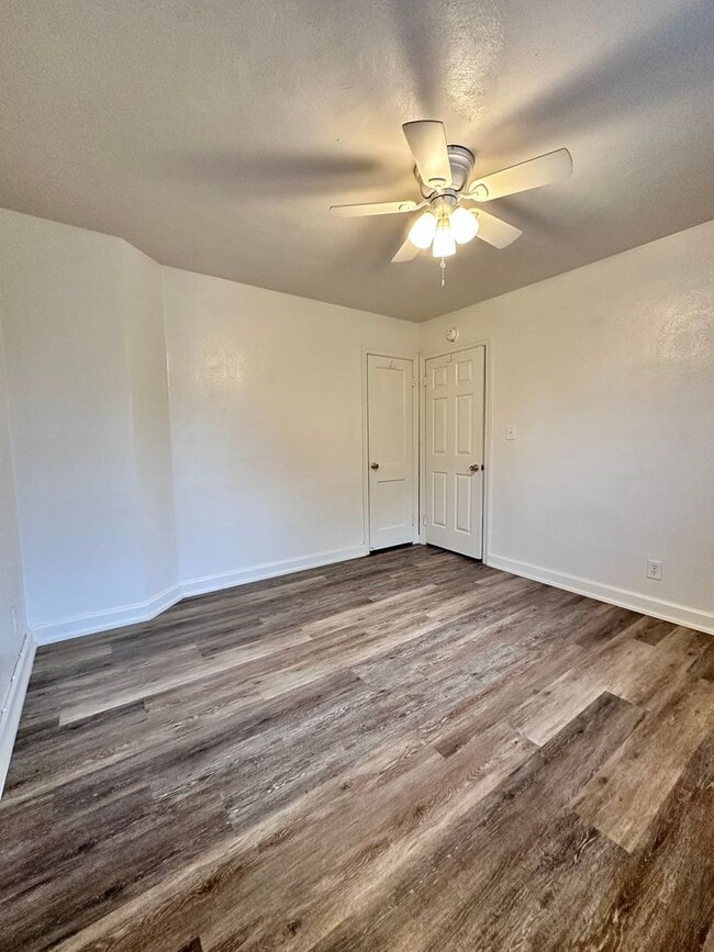 Building Photo - Willoughby Apartment-2 Bedroom