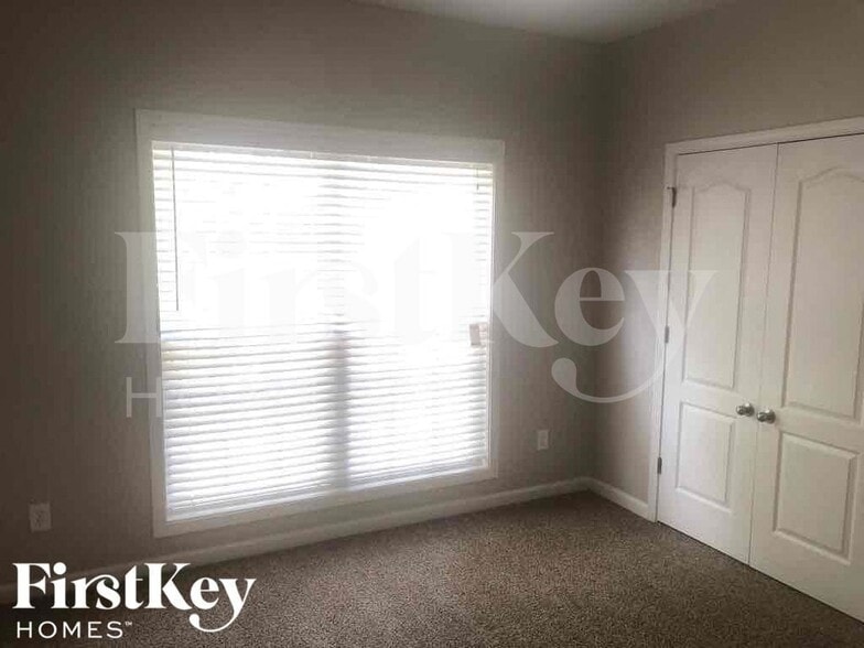 Building Photo - 1401 Aramore Dr SE