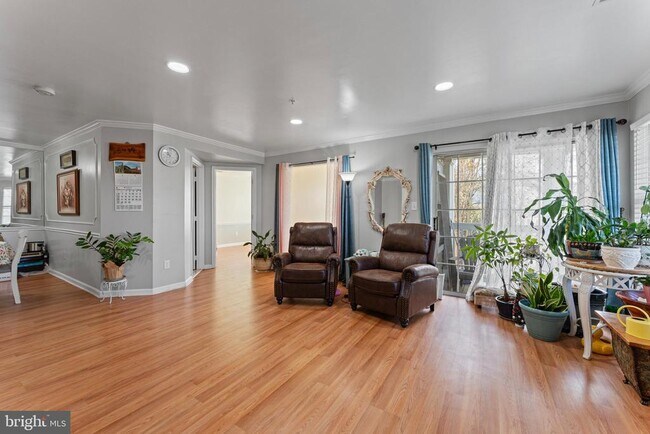 Building Photo - 8099 Lacy Dr