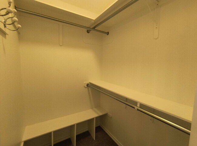 Building Photo - Charming 4 bedroom, 2 bath home AVAILABLE NOW!