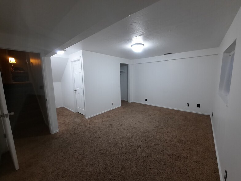 Building Photo - 3770 W 5800 S