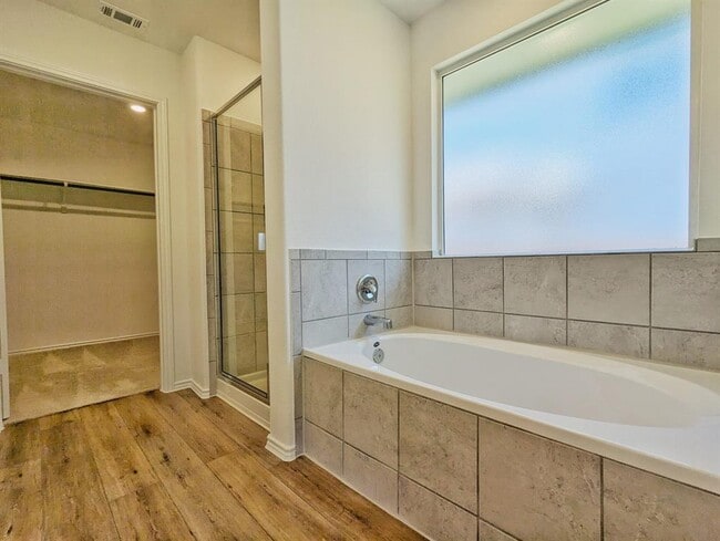 Building Photo - 158 Gresham