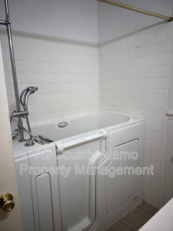 Building Photo - 301 Aero Ave