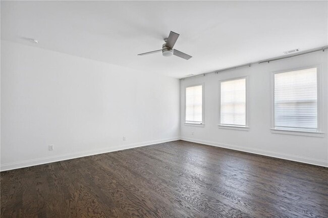 Building Photo - 2436 Skyland Way NE