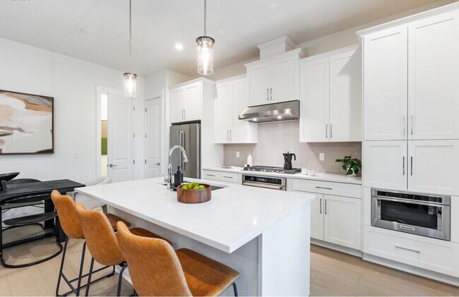 Building Photo - 15628 NW Raywood Ln