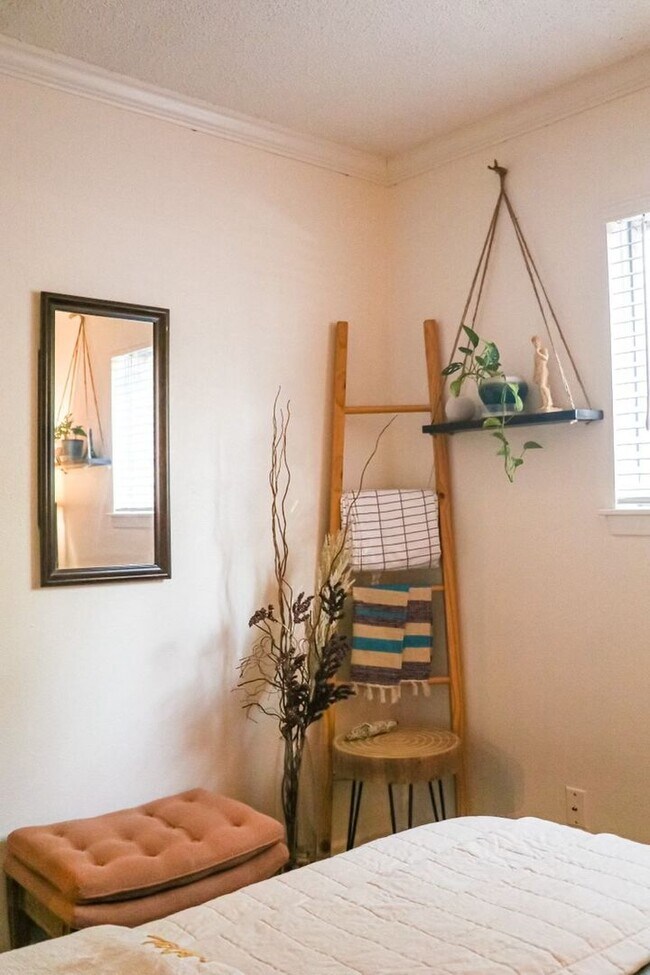 Building Photo - Coming soon....Super Cute Stylish Home w/ Modern Upgrades