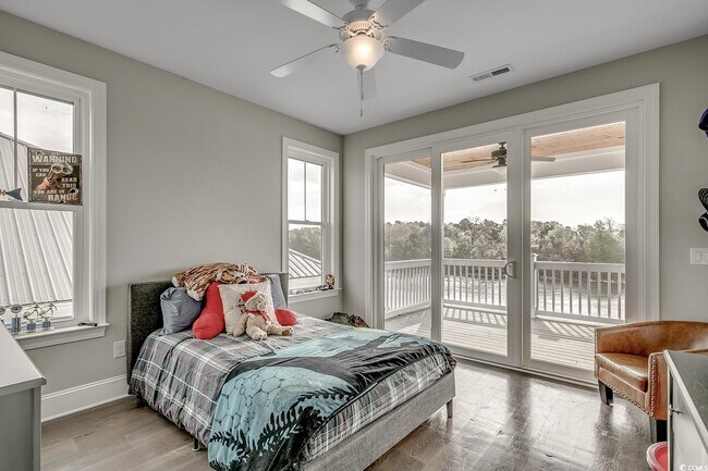 Building Photo - 455 Harbour View Dr