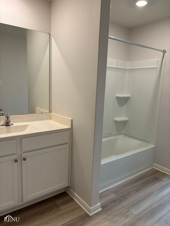 Building Photo - 10494 Sweetwater Creek Dr