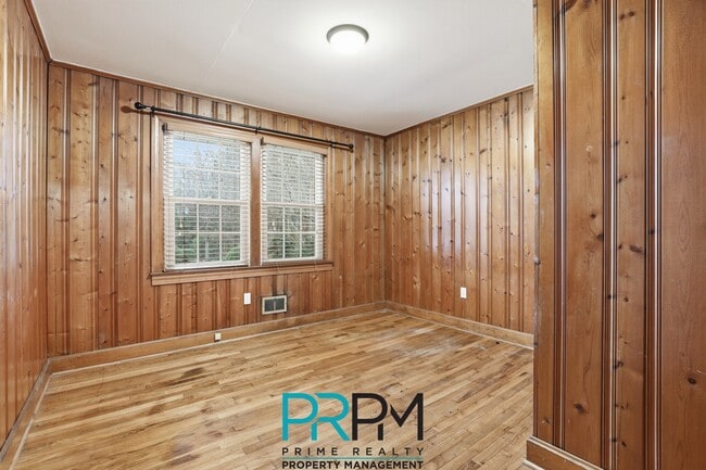 Building Photo - 8 Kathryan Ct