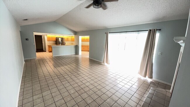 Building Photo - For Rent: A dazzling 5-bedroom, 3-bathroom...