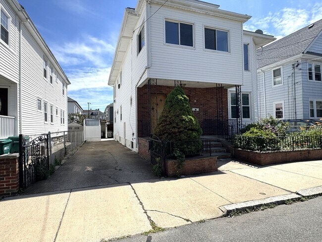 Building Photo - 26 Frederick Ave