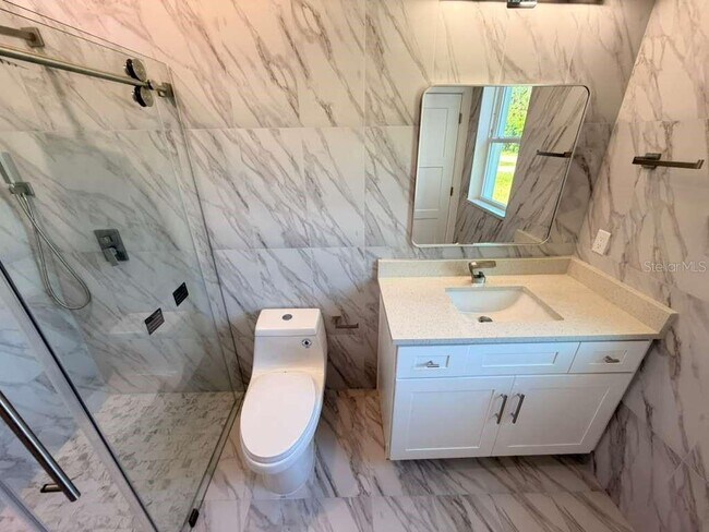 Building Photo - 2 Slate Wood Ct