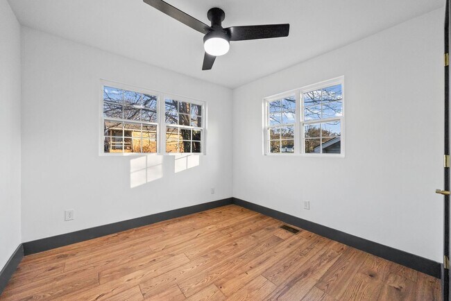 Building Photo - 610 Ford St