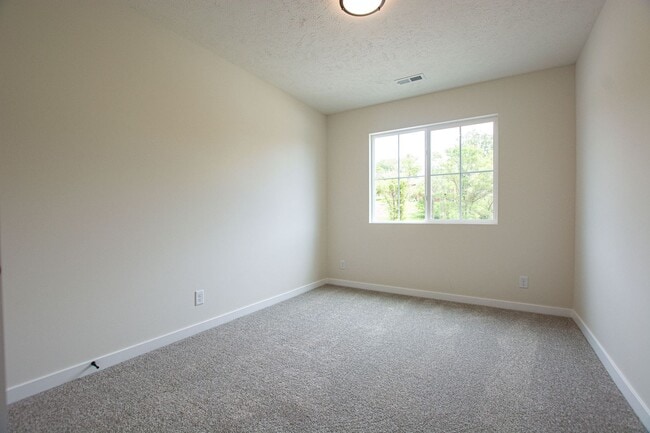Building Photo - 7118 N 79th Ct
