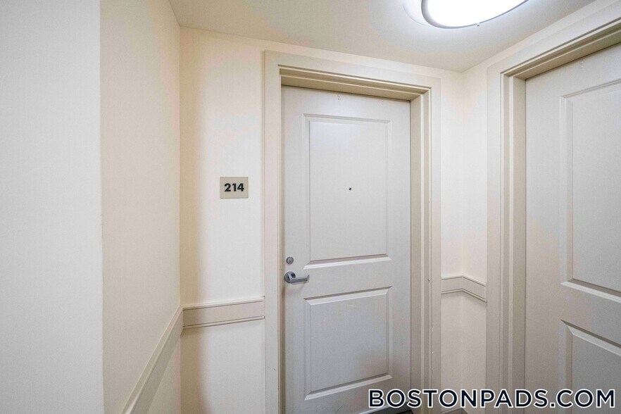 Building Photo - 175 Cottage St