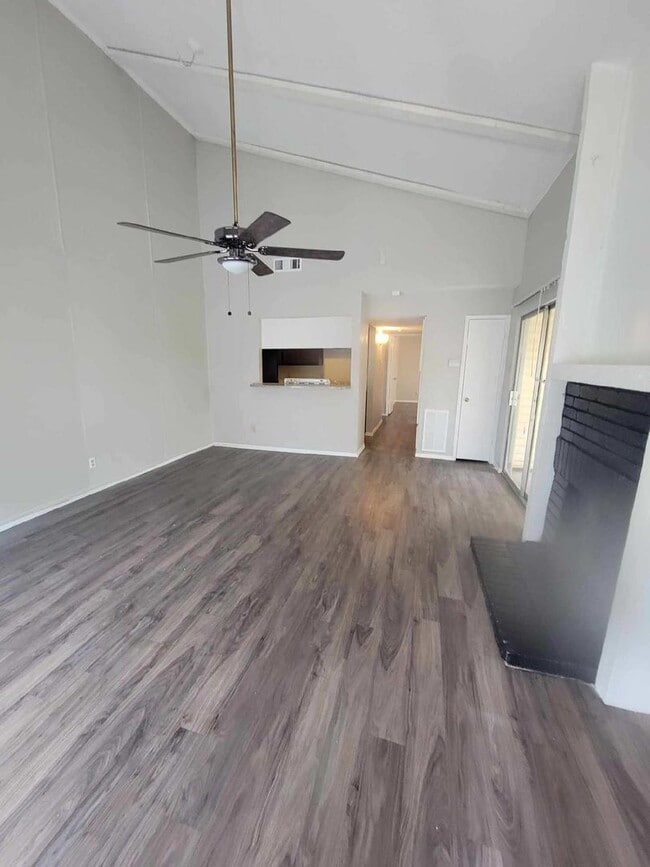 Building Photo - Discover the home and live like royalty!