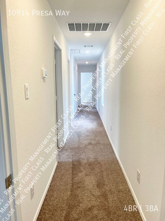 Building Photo - 10914 Presa Wy