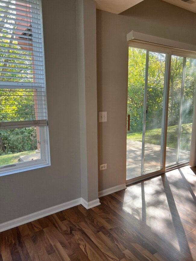 Building Photo - 3169 Bromley Ln