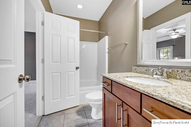 Building Photo - 120 Pinehurst Ct
