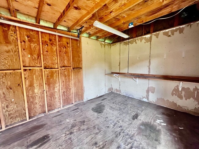 Building Photo - MOVE IN INCENTIVE: $500 FIRST FULL MONTHS ...