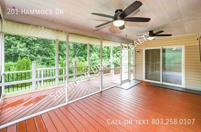 Building Photo - 201 Hammock Dr